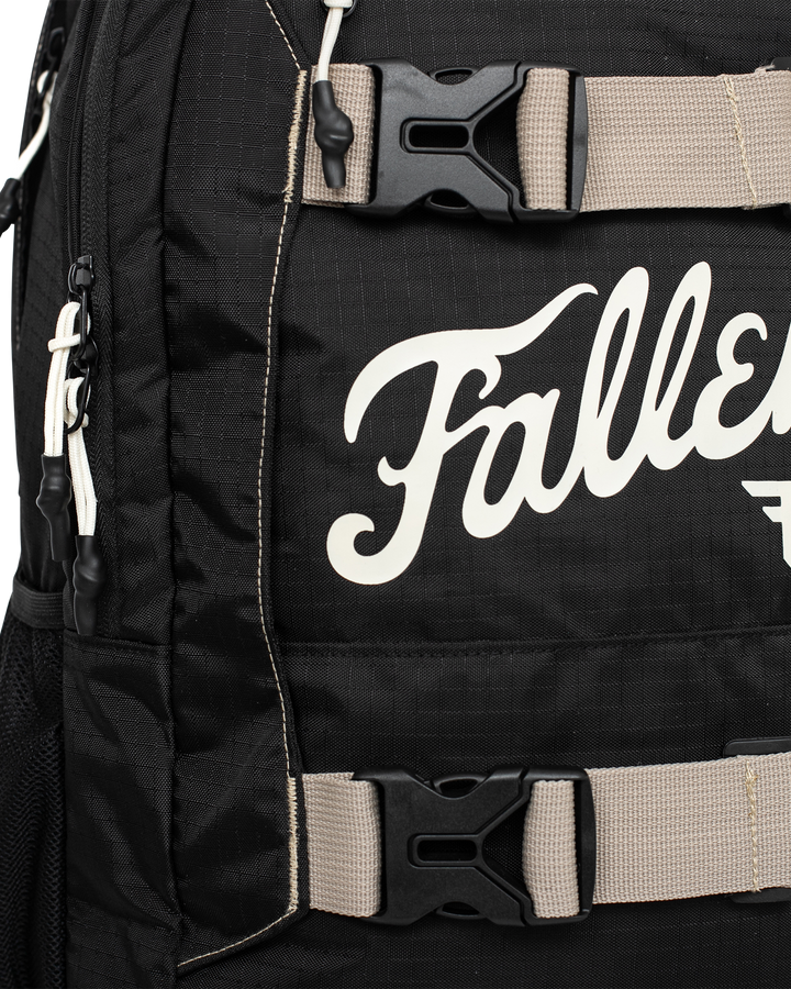 FURY BOARD BACKPACK - BLACK / WHITE